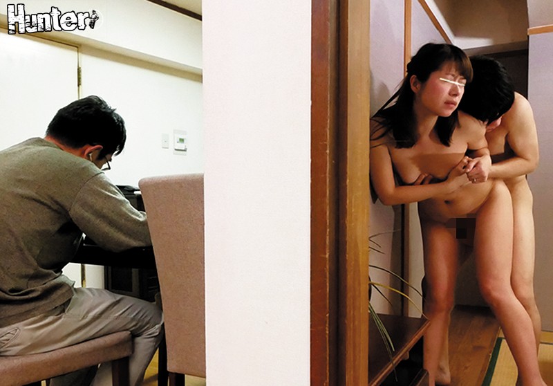 超絶倫童貞少年！お隣の若妻さんver 一度挿入を許したら最後！もうヤメて！と逃げ回るお隣の若妻さんを旦那さんが近くにいるにも関わらず追いかけまわしてハメまくる！お隣の奥さんは妙に色っぽくて超セクシーな格好をしている！