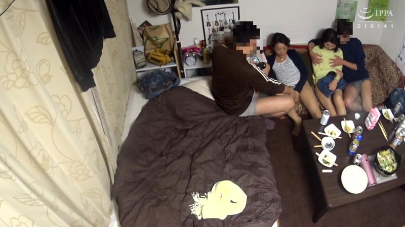 イケメンが熟女を部屋に連れ込んでSEXに持ち込む様子を盗撮したDVD。～強引にそのまま中出ししちゃいました～ 20人8時間総集編 6