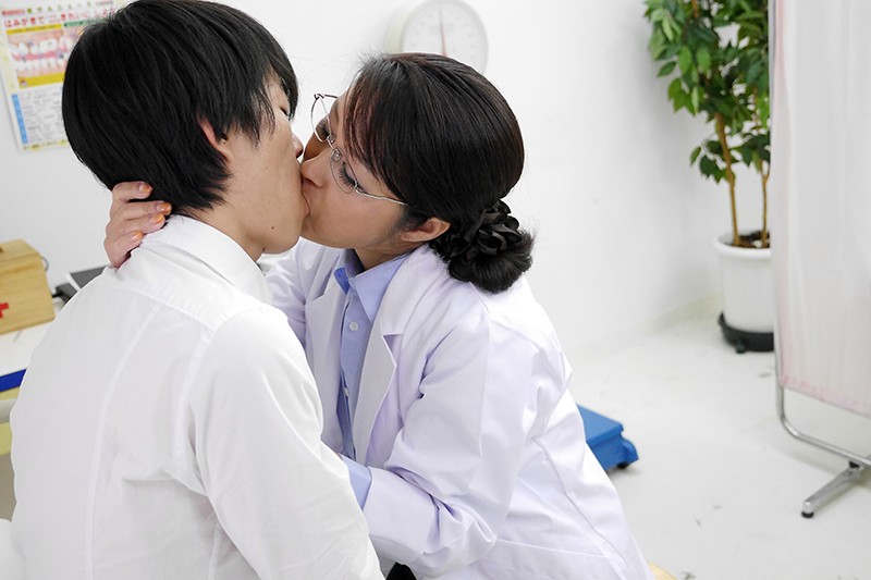 【医療崩壊】日本全国からおばさんナース集結!!~今、日本を救うのはヌキ専門病棟のエキスパート妻たちだ!!~中出し30連発、射精処理25連発 合計34SEX8時間 60シーン36人