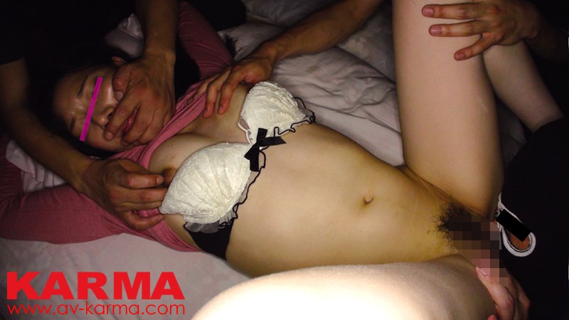 まだまだあった!女子校生修学旅行 集団夜●いレ●プ 同級生の寝ているすぐ横で犯●れる動画