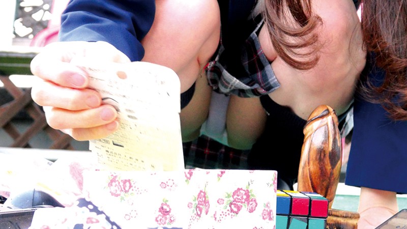 フリーマーケット制服美少女パンチラ盗撮動画8時間総集編