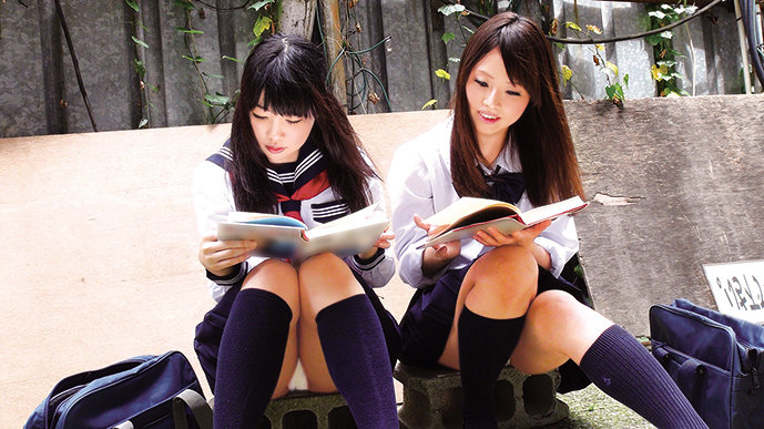 制服美少女太ももパンチラ盗撮動画総集編