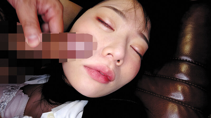 被害者たちの叫び!会社訪問にやってきたリクスー就活女子を昏●レ●プしたデカちん人事担当者の記録動画