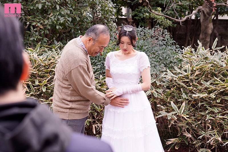 孕んだのはどっちの子?夫との子作りSEXの後、同居する義父に中出しされ続けた末にデキたのは… 森沢かな