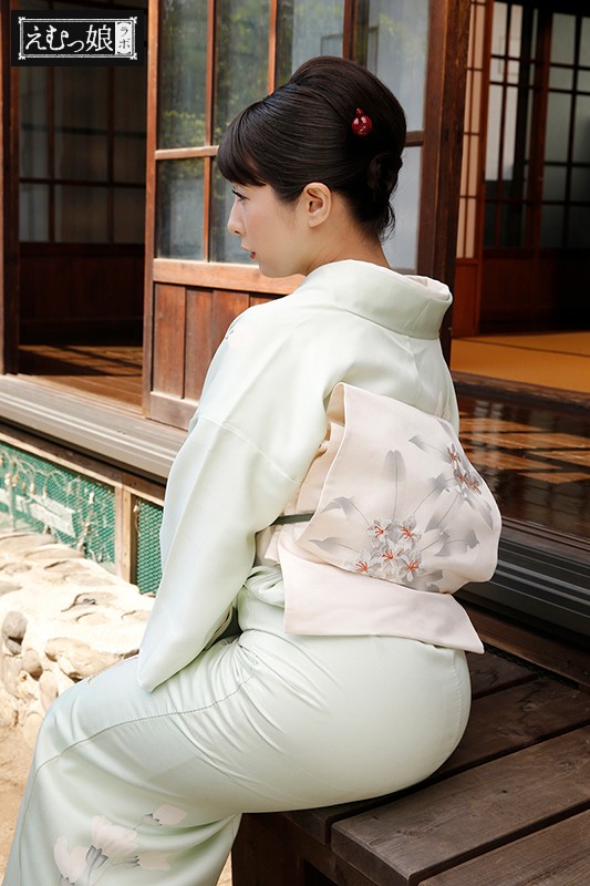 恋い焦がれた緊縛プレイ！憧れ続けた変態プレイ！ 三十路女盛り美人女着付け師のM性がAVデビューで花開く！