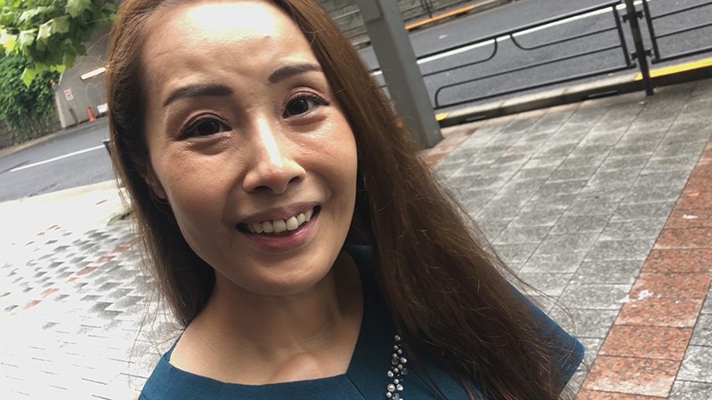 素人人妻ナンパでセンズリ鑑賞 2 見るだけでいいんです！だからちょっと僕のチ●ポ見てもらえませんか？10名