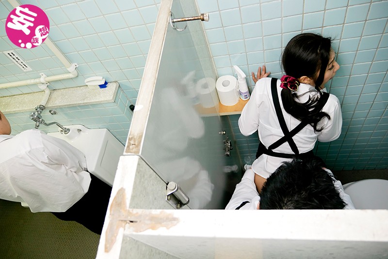 パートを始めた妻が職場のバイトたちに寝取られ中出しされまくっていた 一条綺美香