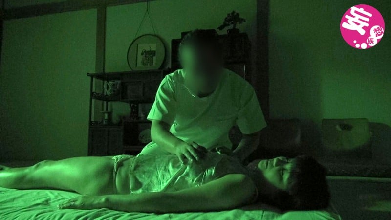 実録NTR盗撮 女房と指圧屋 自慢のFカップ女房を指圧屋のスケベおやじに触らせたい！