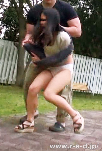 突然！スカートめくり！？手マンされて潮吹き！？街角お嬢さん潮吹き！？逃走ダッシュ！DASH！！2 被害者続出！ワイセツ集団の急襲！！24人