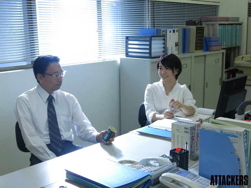 弁護士の罪深き絶頂 スーツの下の性感帯 緒川凛 二宮ナナ