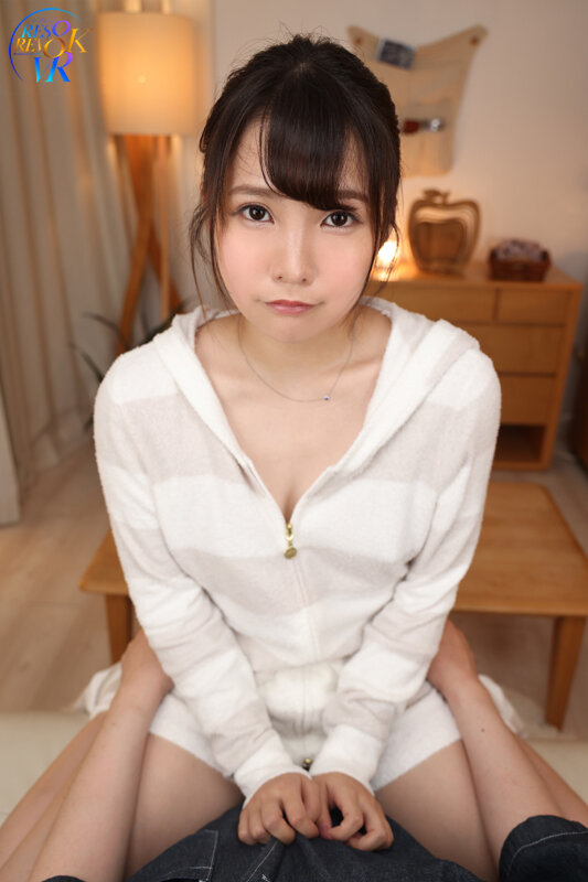 【VR】「昨日のことほんまに覚えてないの?」目を開けるとそこにいた関西弁の女の子… 出会ったばかりのボクたちは性格とカラダの相性が良すぎて朝から晩まで求めあった。 枢木あおい