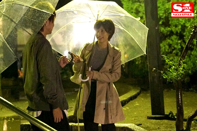 盗撮リアルドキュメント！ 密着42日、奥田咲のプライベートを激撮し、偶然を装って4回に渡り近づいてきたイケメンナンパ師に引っ掛かって、SEXまでしちゃった一部始終