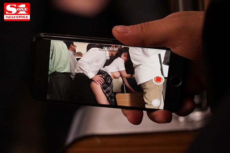 Hカップ制服少女 強・制・連・結 爆乳揉みまくり満員痴●車両 夢乃あいか