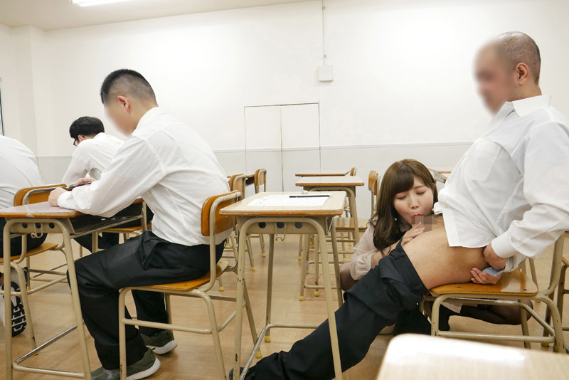 ごっくん女教師さき 飲む。