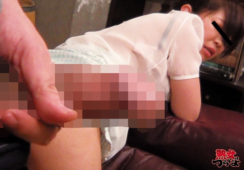 気弱な使用人は見た目とは裏腹にデカチンだった!屋敷の地下で逆襲!高飛車なセレブ奥さんを四つんばいにして拘束!デカチン18cm中出しレ●プ「おい使用人、こんなことをして冗談じゃないぞ」「うぅぅっ大きいぃぃ」