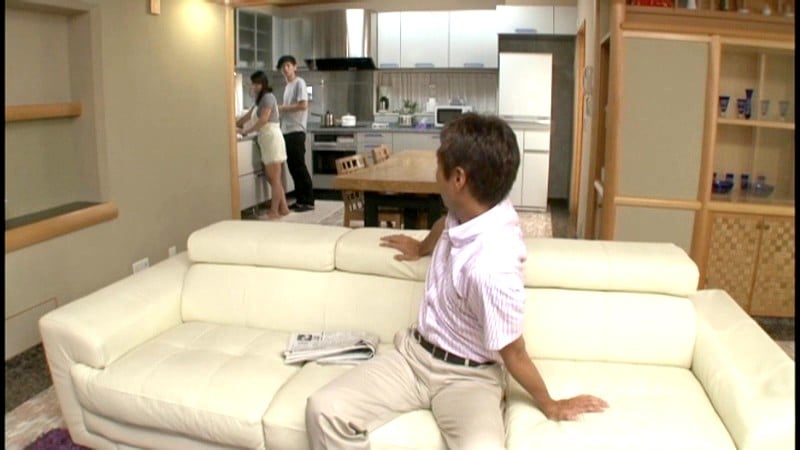 近親［無言］相姦 隣にお父さんがいるのよ… 村上涼子