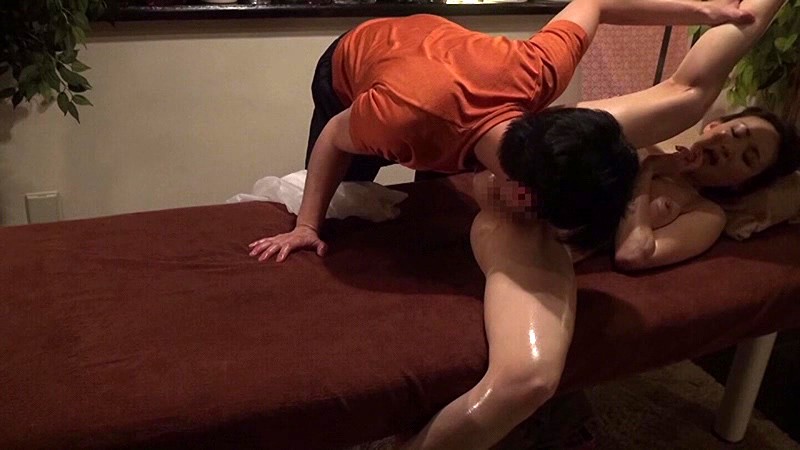 何コレ？！こんなの初めてっ！！媚薬がたっぷりしみ込んだ布が、第2の皮膚となって全身を覆う常識破りの快感エステ！！