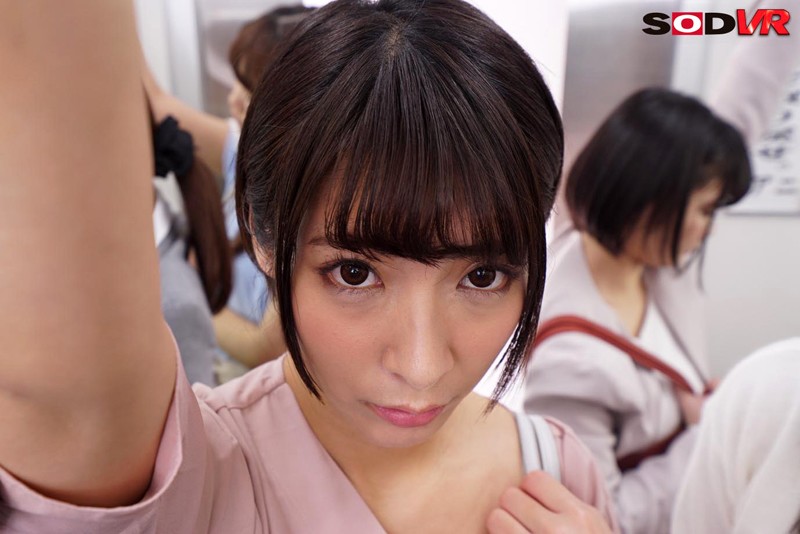 【VR】僕の周りは女性ばかり！ギュウギュウ車内で顔面目前キス寸前！ 満員電車ラッキーポジションVR