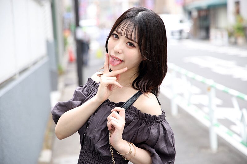 即ヤリ専門!入室5秒で唾液たっぷりのベロちゅうで悩める絶倫M男君をビンビンにさせる小悪魔ギャル 天馬ゆい 20歳