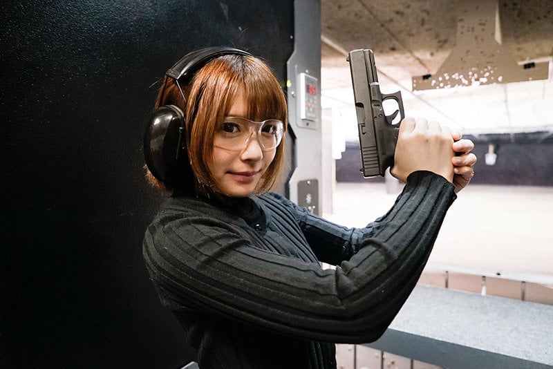 「知らない女だけが損をする！世界最大級のメガチ●ポで麻里梨夏が強●フェラ/連続ぶっかけ/生中出しをヤる」