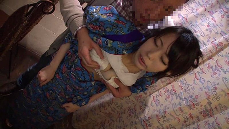 接客中に顔を紅潮させながら感じまくるバイト娘11 5店舗全員中出し ~バッティングセンター、沖縄料理店、うどん屋、古着屋、ゲームセンター~