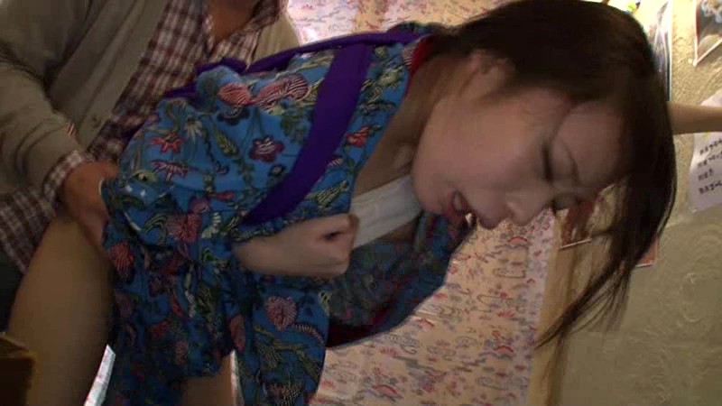 接客中に顔を紅潮させながら感じまくるバイト娘11 5店舗全員中出し ~バッティングセンター、沖縄料理店、うどん屋、古着屋、ゲームセンター~