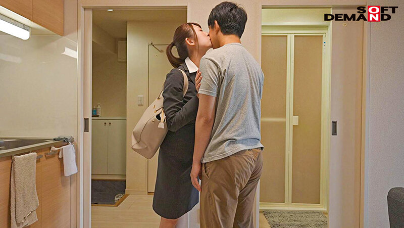 SOD女子社員中山琴葉 ユーザー様からのリクエストにお応えして痴女プレイに挑戦!自宅に突撃訪問されて困惑しながらも反応のいいM男を見て楽しくなって1泊2日責めまくる!