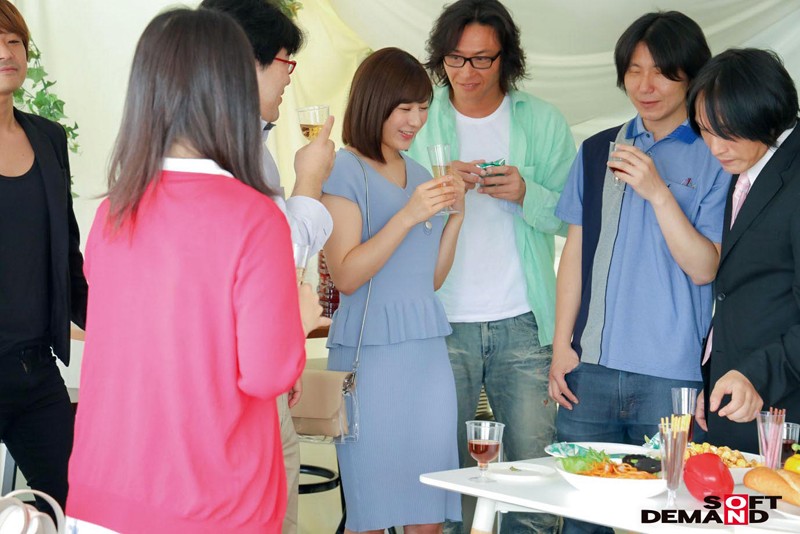 観客は●校時代の同級生 逆転マジックミラー号「素人娘たちの大胆SEXを生で見たくないですか?」大人数に見られているとは知らずに激イキ姿を大胆に披露!パート4 掟破りの同窓会編
