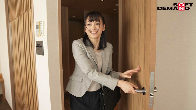 タレントのように一度は自分自身も輝きたい人妻芸能マネージャー 保田真咲 34歳 AV DEBUT