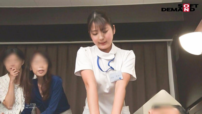 ベテラン看護師が患者の命を救うために中出し性交!家族が見守る中、即フェラ、即ハメ騎乗位で懸命に腰を振り続ける! 水谷あおい