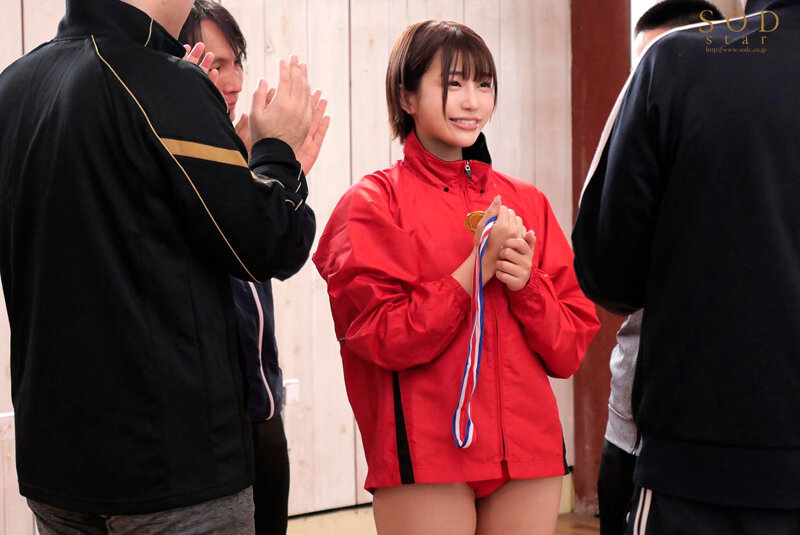 妻子持ち鬼コーチと不倫に明け暮れた4年間!世界一を目指す陸上部女子とイケナイ肉体交尾 唯井まひろ