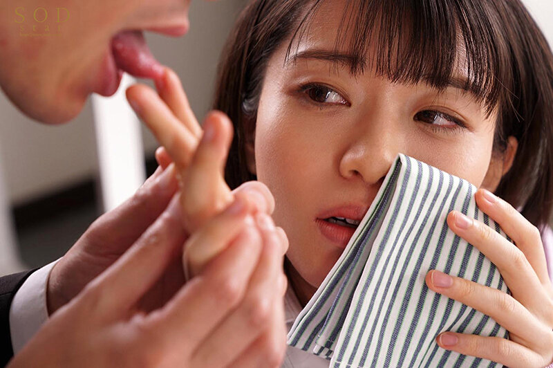 「本当の私は、エッチが大好きな変態です。」取引先のイケイケな男のセクハラがエスカレートして調教NTR 彼氏のいる地味OLが本能解放してイカされまくり絶頂開発! 浜辺栞帆