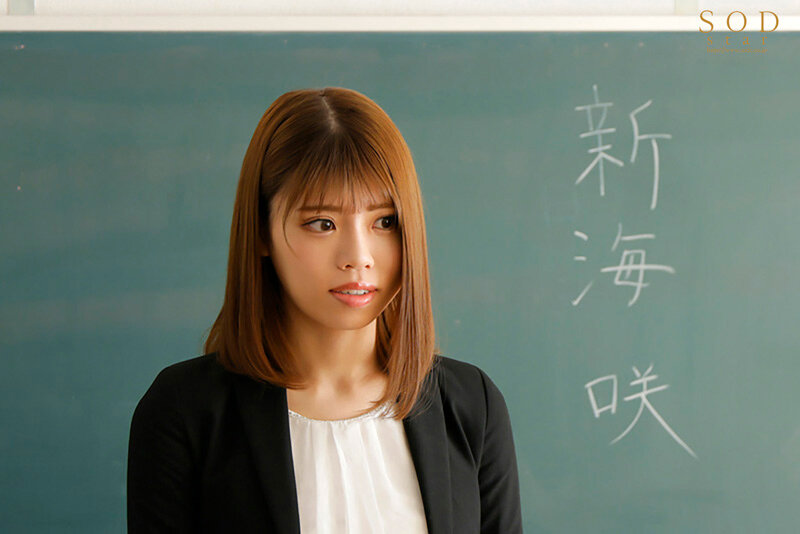 「明日、俺らの担任の授業でバイブぶっこんでやるから見にこいよwww!」 授業中も男子生徒に輪●レ×プされる、体育会系新任教師 新海咲