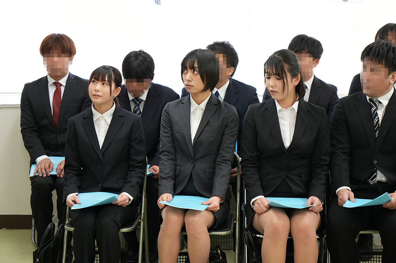 羞恥 コロナ禍就職難で行われた会社への忠誠心が試される男女混合 内定者検診 2022