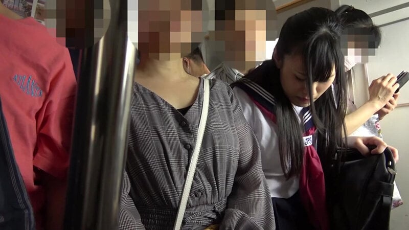 電車内で行われた美少女わいせつ痴●映像集 4時間