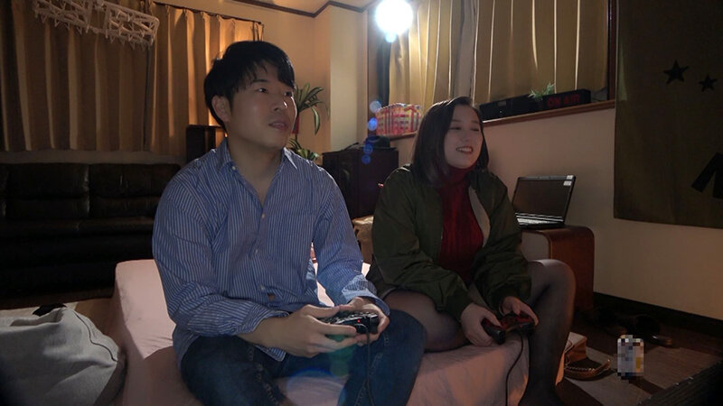 「もう終電ないから、いっぱいデキるよ///」至近距離でのアクメ顔にたまらず4回発射!