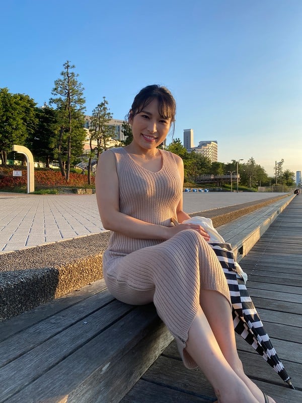 セフレちゃん かよ くそエロい巨乳人妻と泥●性交 岩沢香代