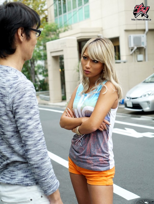 地元で有名なカリスマ黒ギャルが僕を守る為DQNな先輩に喧嘩を売ったら寝取られていた AIKA