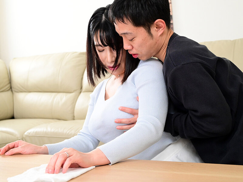 「こんなおばさんで本当にいいの?」家事代行でやってきたのは欲求不満なお人好し爆乳人妻…僕は童貞チ○ポを差し出して何度も切願生ハメ不倫に没頭した。 菅日菜子