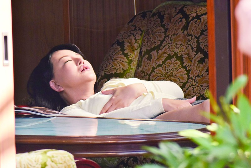 息子の友人に調教された母