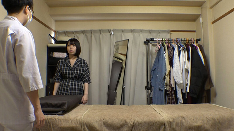 媚薬オイルマッサージ 痴●盗撮&中出し素人娘VOL.47 超強力媚薬を配合したマッサージオイルを施術中に知らずに塗りこまれたオンナは、身体の火照りに驚き、チ○ポを欲しがる自分に戸惑い、垂れ出したマン汁に恥ずかしがりながらも生ハメ中出しまで欲してしまう!