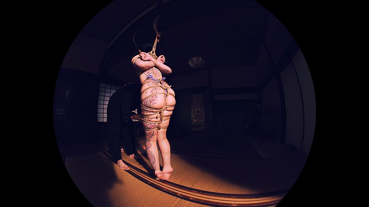 【VR】緊縛VR3 『両足縛りからの捻り逆さ吊り』