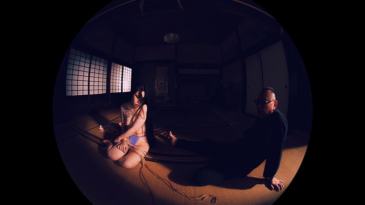 【VR】緊縛VR3 『両足縛りからの捻り逆さ吊り』