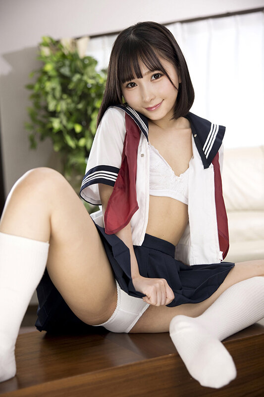 おもらしパンチラ誘惑娘 ~見せつけながらおもらししちゃう可愛くてスケベなJ○との同棲生活 由良かな