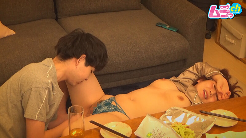 ニンゲン観察 久々の地元へ帰省、無防備なまでに欲求不満な兄嫁に念願の生チ○ポをねじ込む悪~い義弟