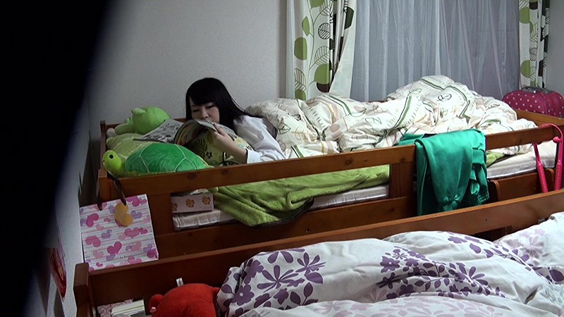 思春期の敏感オマ○コを指でいじり続けビクビク何度もイキ果てる JK女子寮オナニー盗撮