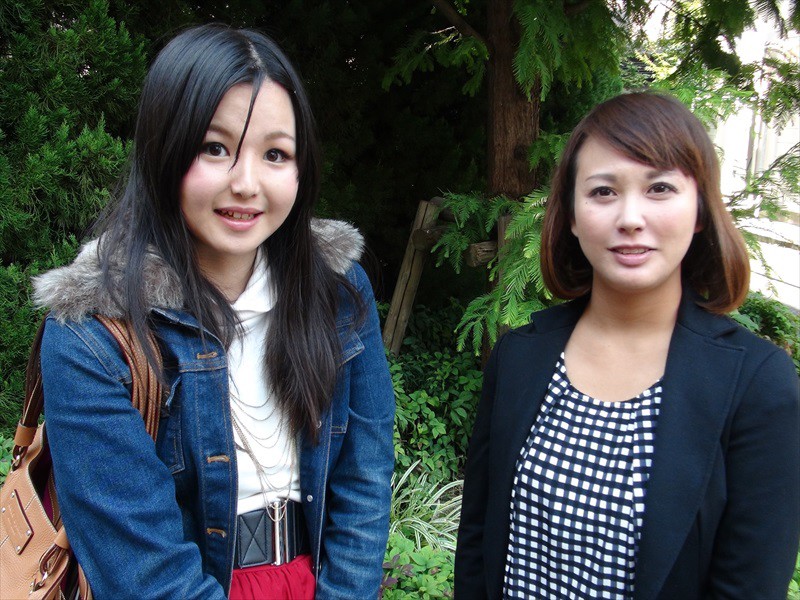 街で見つけたまるで友達のように仲の良い母娘にHなインタビューをお願いして「パパには絶対言えない」禁断の親子丼セックスをさせる！！ 6