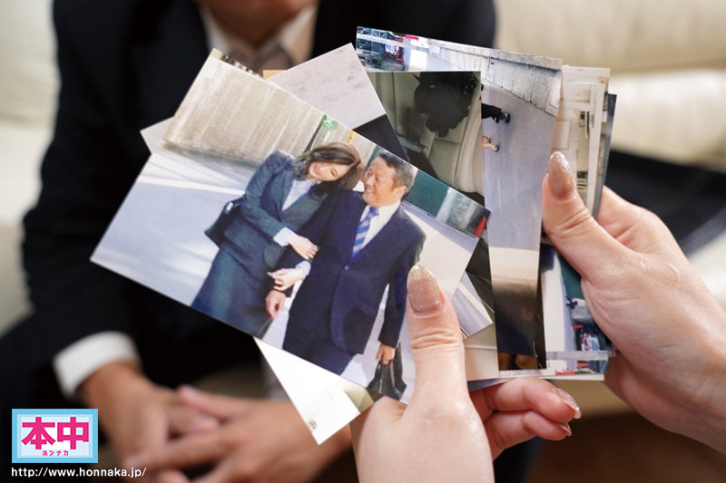 不倫命令立場逆転逆NTR 上司の奥さんにW不倫がバレて奥さんの目の前で何度もセックスをさせられたワタシは…恥じらいどころか興奮して中出しを見せつけてしまった。 JULIA