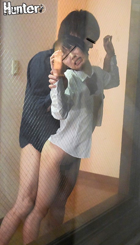 「やっと2人きりになれたね…。絶対逃がさないよ…」自宅で逃げ回る女子●生を家中追いかけ廻す家庭狂師