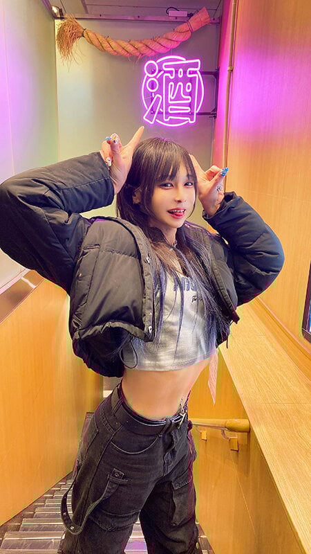 性欲つよつよGAL女装子はお酒とSEXが大好き! GAL女装子が泥● 朝まで飲みまくりで大暴走! 金玉空っぽになるまでドM男を痴女りまくる アナルパコり酒!